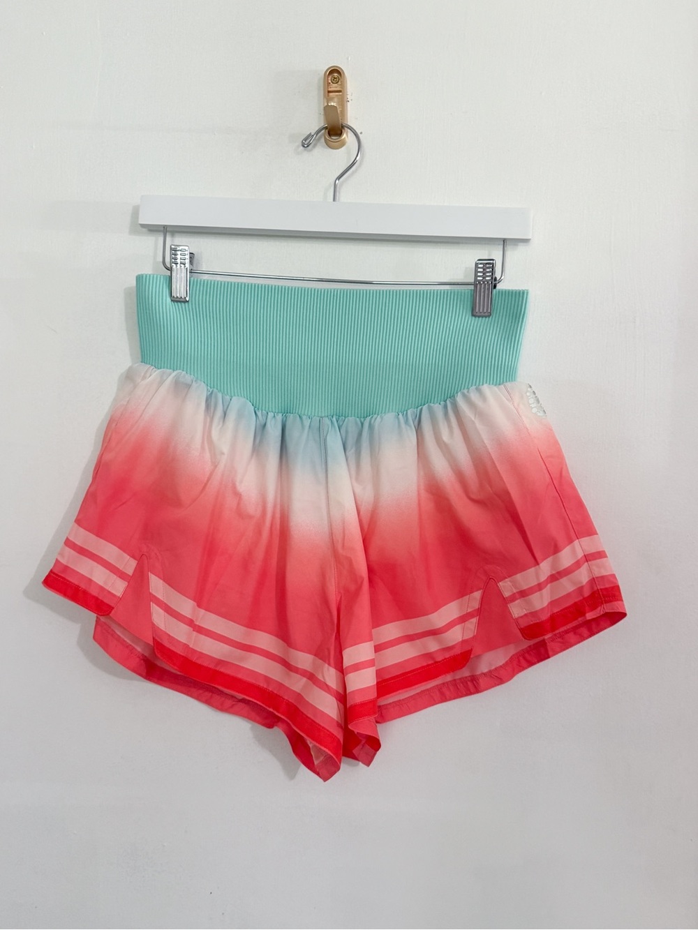 Free People Movement Carpe Diem Ombre Printed Shorts sz Large - Picture 6 of 12